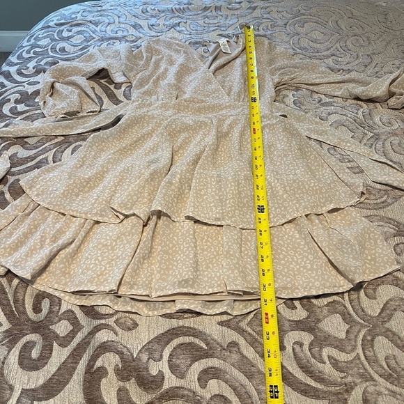 Japna Women's Tan Animal Print Long Sleeve Tiered Faux Wrap Mini Dress – Size S - Picture 4 of 7